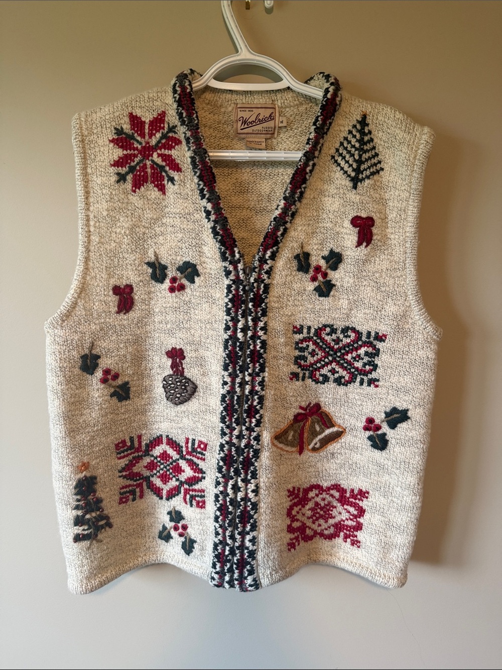 Vintage Woolrich Knit Christmas Sweater Vest Embroidered Holiday Cream Size XL